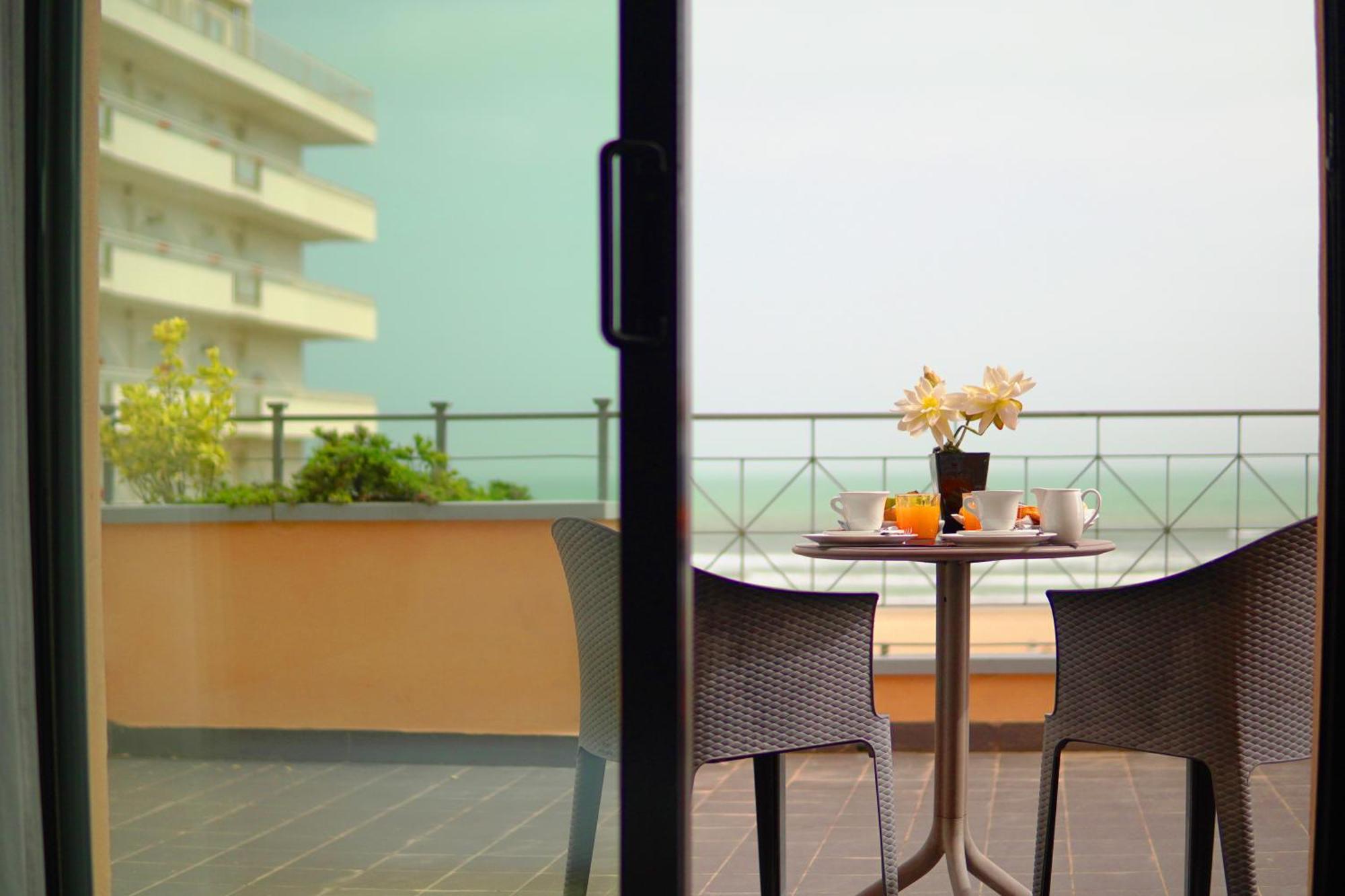 Hotel Nettunia Rimini Zimmer foto